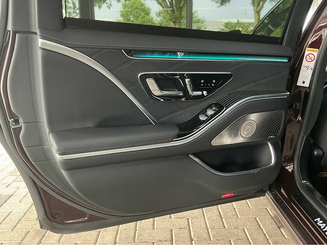 Maybach s580 4matic w223 | 4.0 v8 biturbo hybrid | 2022 | 503 pk | first class achtercompartiment | 69.000 km | btw auto - afbeelding 24 van  48