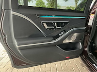 Maybach s580 4matic w223 | 4.0 v8 biturbo hybrid | 2022 | 503 pk | first class achtercompartiment | 69.000 km | btw auto - afbeelding 24 van  48