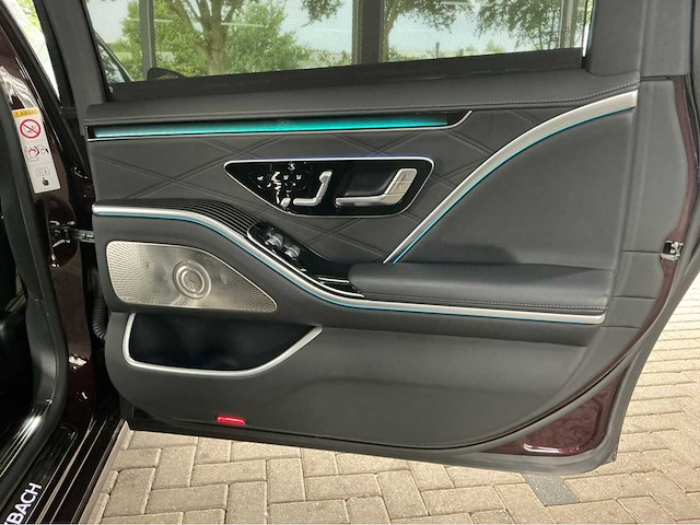Maybach s580 4matic w223 | 4.0 v8 biturbo hybrid | 2022 | 503 pk | first class achtercompartiment | 69.000 km | btw auto - afbeelding 27 van  48