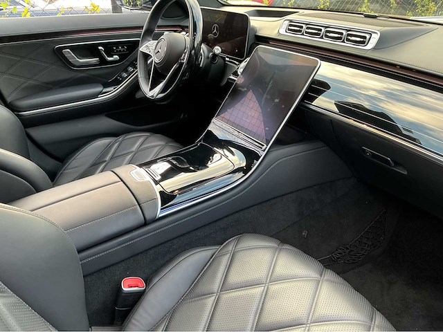 Maybach s580 4matic w223 | 4.0 v8 biturbo hybrid | 2022 | 503 pk | first class achtercompartiment | 69.000 km | btw auto - afbeelding 36 van  48