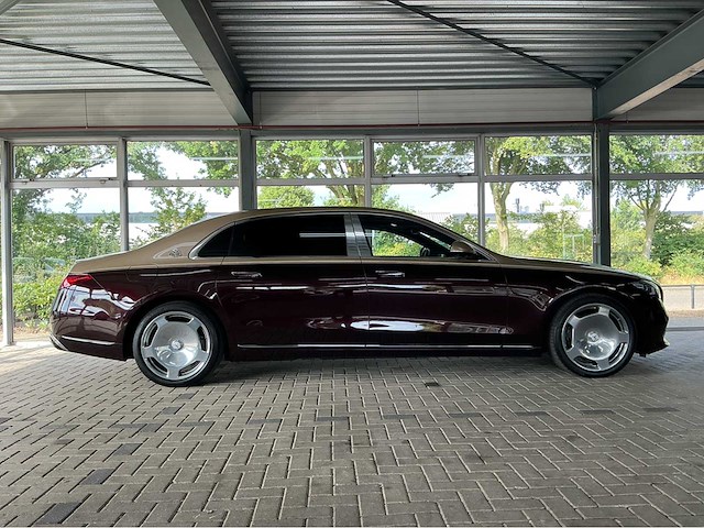 Maybach s580 4matic w223 | 4.0 v8 biturbo hybrid | 2022 | 503 pk | first class achtercompartiment | 69.000 km | btw auto - afbeelding 44 van  48