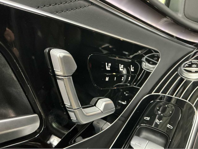 Maybach s580 4matic w223 | 4.0 v8 biturbo hybrid | 2022 | 503 pk | first class achtercompartiment | 69.000 km | btw auto - afbeelding 25 van  32