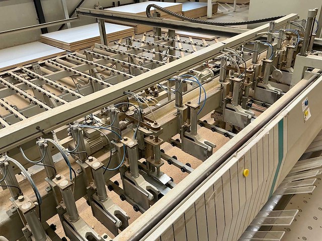 Mayer - 2001 - ps 2 z - platen opdeelzaagmachine - afbeelding 27 van  38