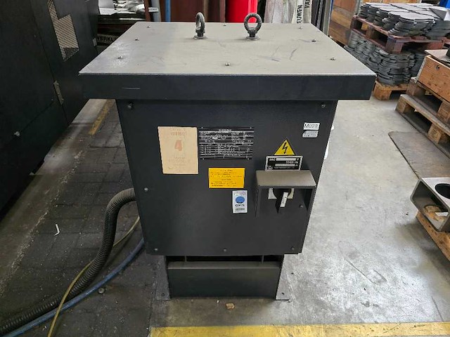 Mazak - 2007 - vtc300c-ii - verticale machinecentra - afbeelding 22 van  23