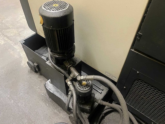 Mazak vtc200b-ii cnc vertical machining centre - afbeelding 8 van  18