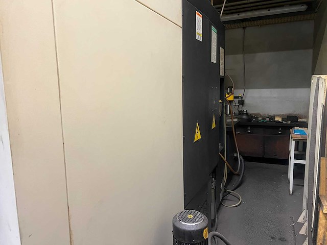 Mazak vtc200b-ii cnc vertical machining centre - afbeelding 15 van  18