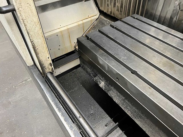 Mazak vtc200b-ii cnc vertical machining centre - afbeelding 5 van  18