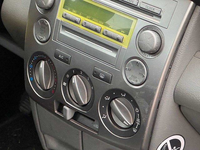 Mazda - 2003 - 2 - 1.4 exclusive - 15-nd-nd - afbeelding 5 van  16