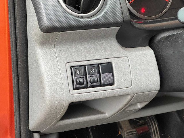 Mazda - 2003 - 2 - 1.4 exclusive - 15-nd-nd - afbeelding 7 van  16