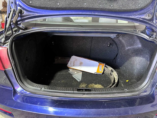 Mazda - 3 - 1.6 touring - g-049-fh- 2006 - afbeelding 2 van  5