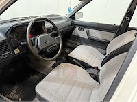 Mazda - 323 - oldtimer - 1987 - afbeelding 8 van  30