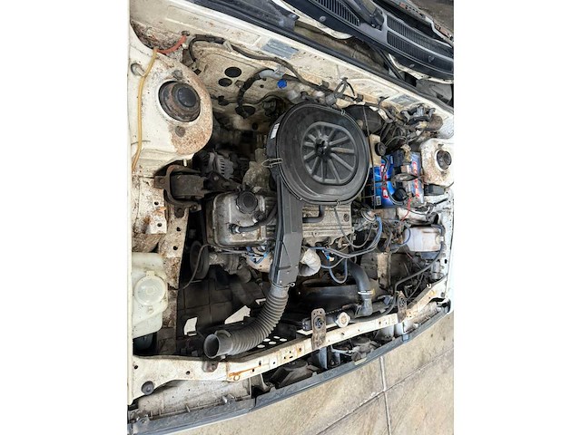 Mazda - 323 - oldtimer - 1987 - afbeelding 13 van  30