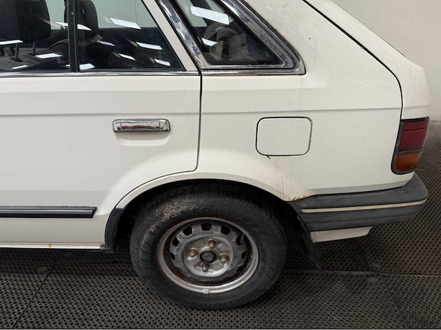 Mazda - 323 - oldtimer - 1987 - afbeelding 24 van  30