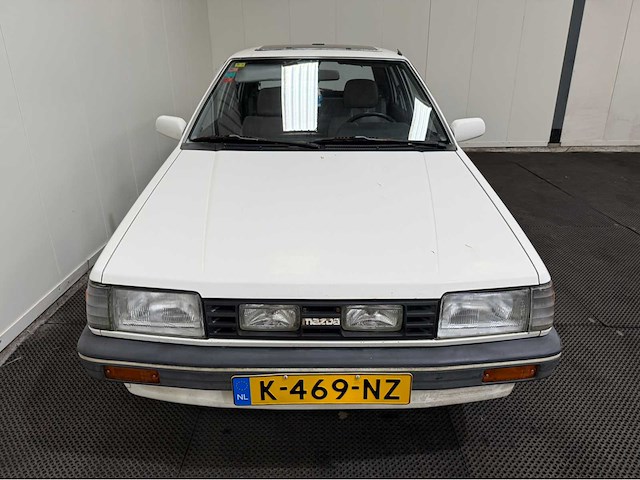 Mazda - 323 - oldtimer - 1987 - afbeelding 30 van  30
