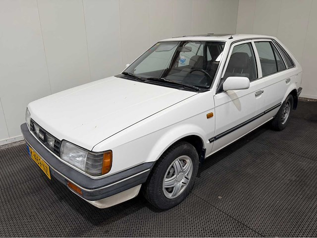 Mazda - 323 - oldtimer - 1987 - afbeelding 12 van  30