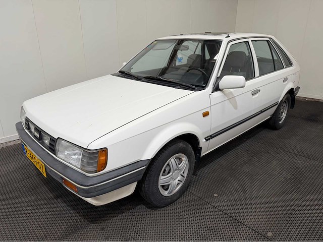 Mazda - 323 - oldtimer - 1987 - afbeelding 23 van  30