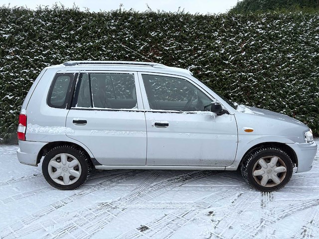 Mazda - demio - 1.3 lx - personenauto - afbeelding 8 van  26