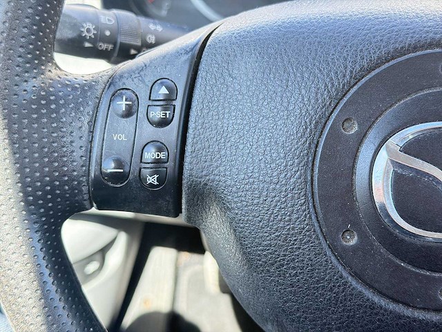 Mazda 2 1.4 exclusive | 15-sl-ng - afbeelding 2 van  26