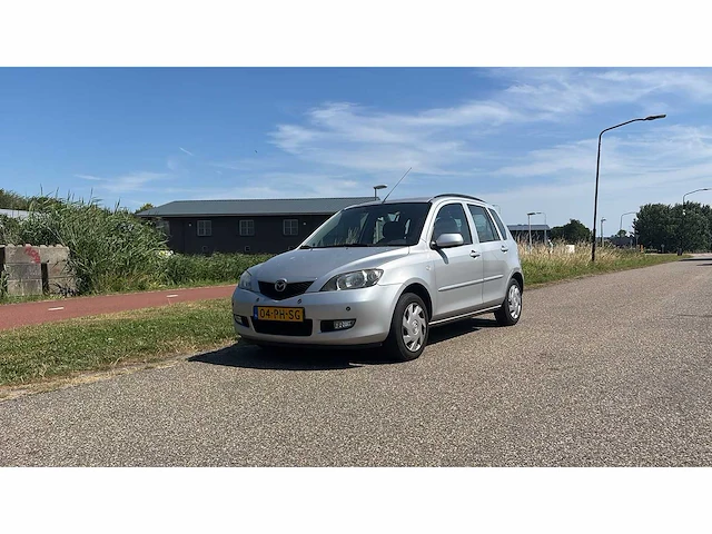Mazda 2 1.4 touring 2004 | 04-ph-sg i - afbeelding 1 van  14