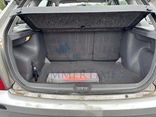 Mazda 3 hatchback 1.3i 16v i,1999 - afbeelding 15 van  35