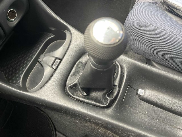 Mazda 323 fastbreak 1.5i ls 2000 | 91-gg-sp - afbeelding 9 van  21