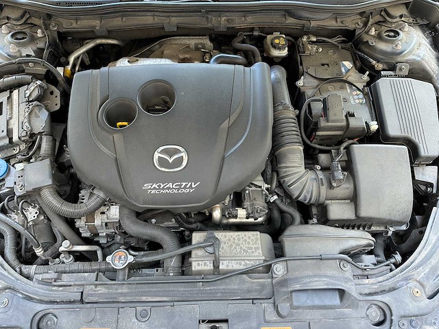 Mazda 6 sportbreak 2.2d skyactiv-d 150 skylease gt 150pk 2015 (origineel-nl), ht-930-h - afbeelding 31 van  47