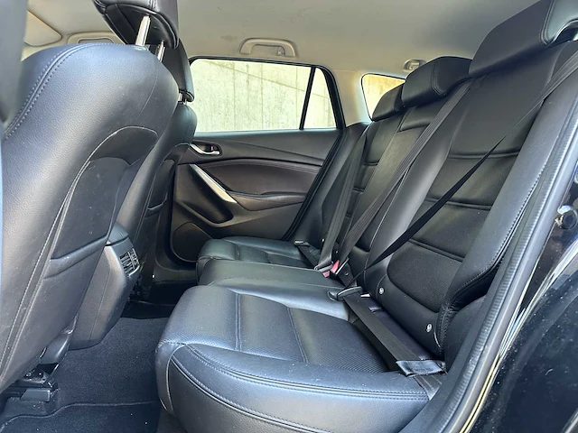 Mazda 6 sportbreak 2.2d skyactiv-d 150 skylease gt 150pk 2015 (origineel-nl), ht-930-h - afbeelding 27 van  48