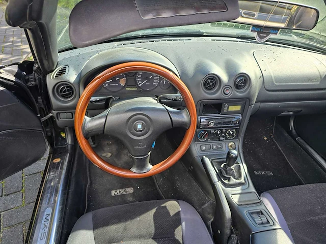 Mazda mx-5 - 1.6i, 32-tlp-1 - afbeelding 4 van  13