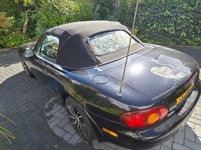 Mazda mx-5 - 1.6i, 32-tlp-1 - afbeelding 8 van  13