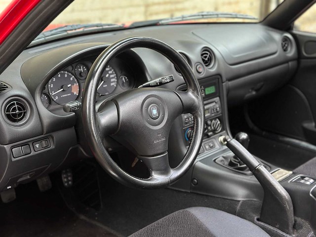 Mazda mx-5 1.6i 110pk 1999, 40-sf-xj youngtimer - afbeelding 9 van  49