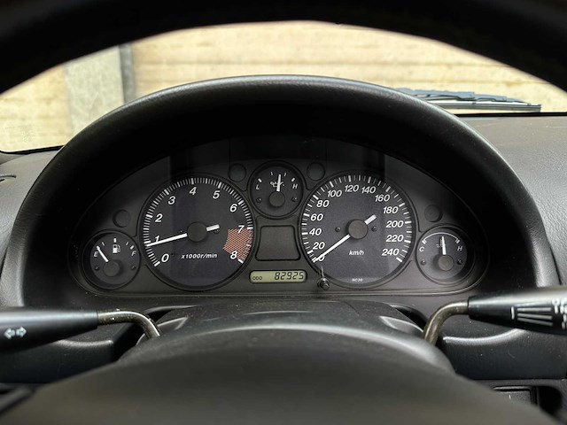 Mazda mx-5 1.6i 110pk 1999, 40-sf-xj youngtimer - afbeelding 16 van  49