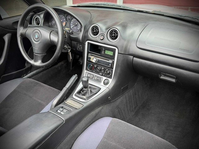 Mazda mx-5 1.6i mx5 cabriolet 77-nfk-5 - afbeelding 8 van  17