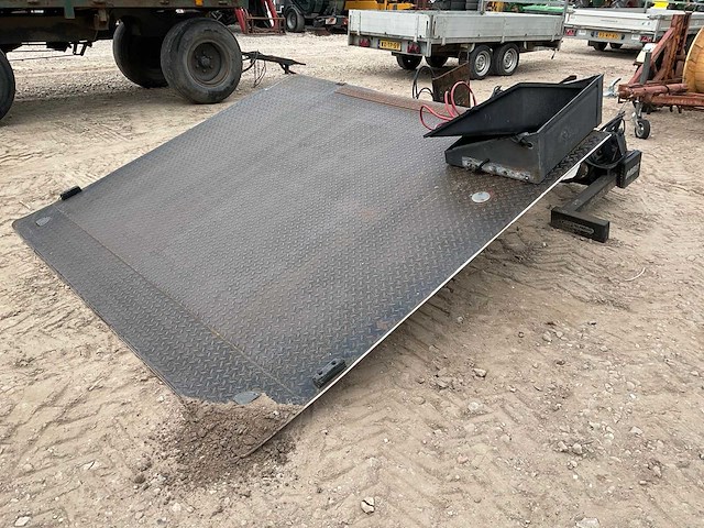 Mbb palfinger hydraulische laadklep - afbeelding 1 van  3