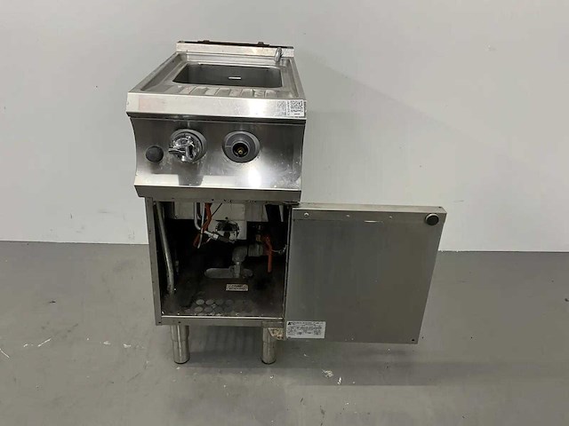 Mbm brescello - gc477sc - pastakoker - afbeelding 6 van  8
