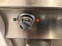 Mbm rvs 4-delig gasfornuis, bakplaat en friteuse opstelling - afbeelding 13 van  14