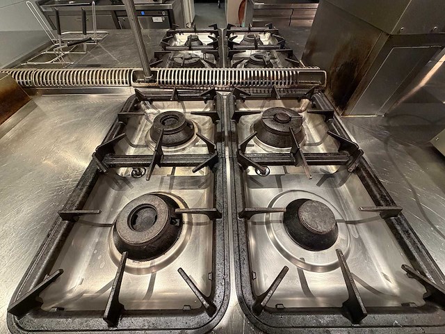 Mbm rvs 4-delig gasfornuis, bakplaat en friteuse opstelling - afbeelding 3 van  14