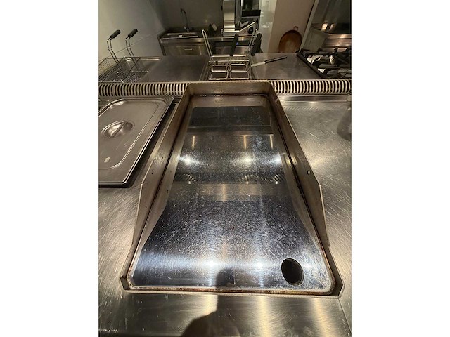 Mbm rvs 4-delig gasfornuis, bakplaat en friteuse opstelling - afbeelding 6 van  14