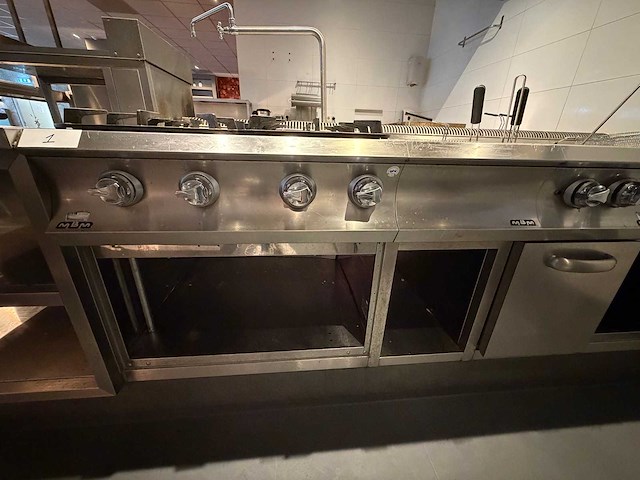Mbm rvs 4-delig gasfornuis, pastakoker en friteuse opstelling - afbeelding 11 van  14