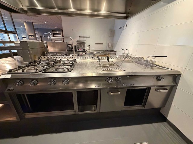 Mbm rvs 4-delig gasfornuis, pastakoker en friteuse opstelling - afbeelding 2 van  14