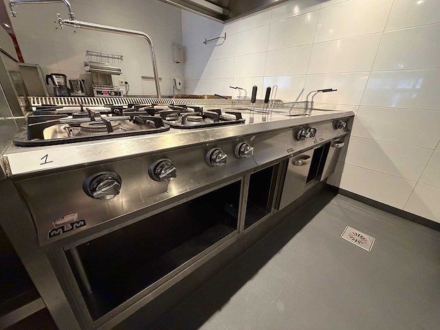 Mbm rvs 4-delig gasfornuis, pastakoker en friteuse opstelling - afbeelding 3 van  14