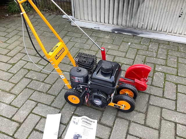 Mc claine 101 bosmaaier - afbeelding 1 van  1