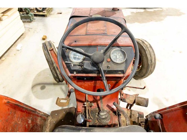 Mc cormick - international 523 diesel - 2-wheel drive tractor - afbeelding 10 van  12