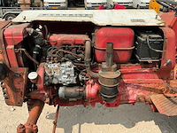 Mc cormick d-320 oldtimer tractor - afbeelding 8 van  9