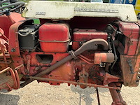 Mc cormick d-320 oldtimer tractor - afbeelding 9 van  9