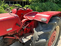 Mc cormick d-436 oldtimer tractor - afbeelding 3 van  18