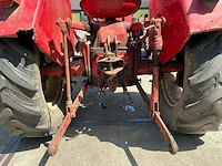 Mc cormick d-436 oldtimer tractor - afbeelding 4 van  18