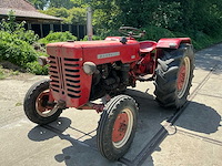 Mc cormick d-436 oldtimer tractor - afbeelding 1 van  18