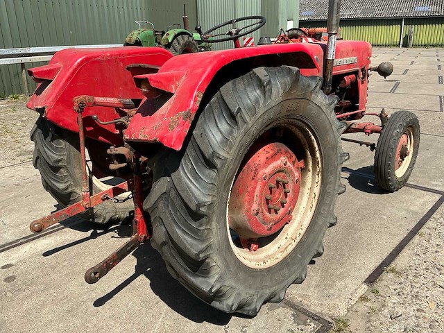 Mc cormick d-436 oldtimer tractor - afbeelding 17 van  18