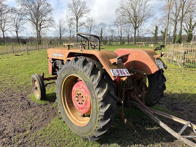 Mc cormick international - farmall d-43 - oldtimer tractor - afbeelding 6 van  10