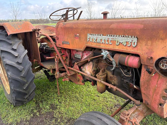 Mc cormick international - farmall d-43 - oldtimer tractor - afbeelding 9 van  10